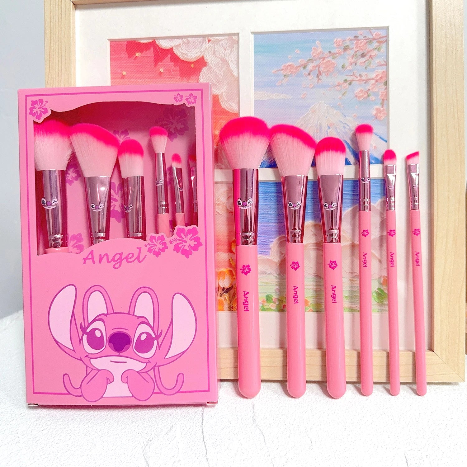 6pcs pink cartoon cute Stitch makeup brush set, wooden makeup brush eye shadow brush, gift box packaging.